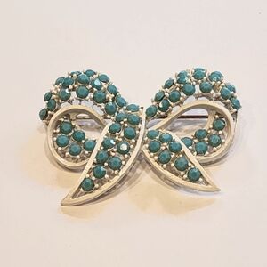 VINTAGE ESTATE SIGNED LISNER BOW 2.25" BROOCH ENAMELED BLUE MILK GLASS STYLE